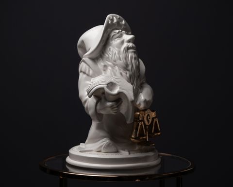 Statuette “Libra with Gold”