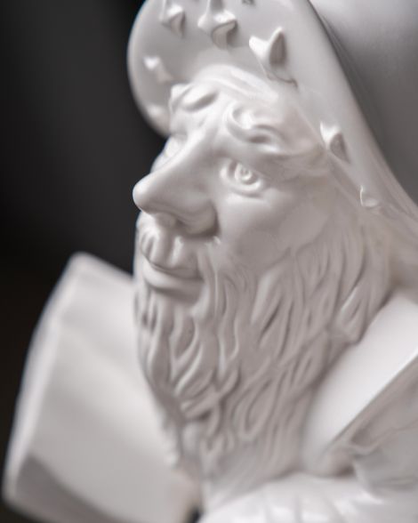 Statuette “Libra with Gold”