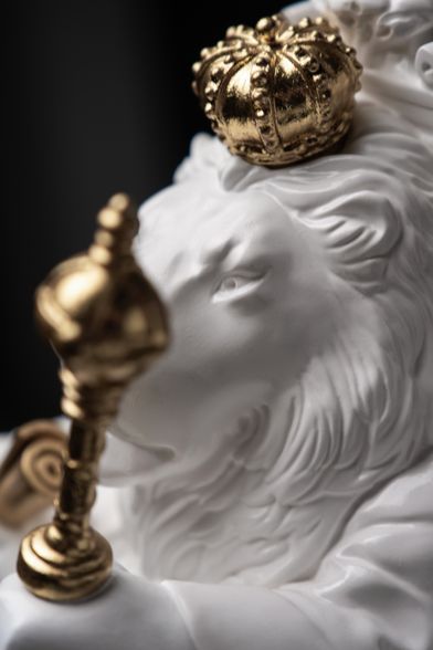 Statuette “Brutal Leo with Gold”