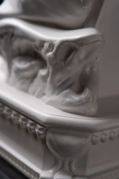 Statuette “Brutal Leo with Gold”