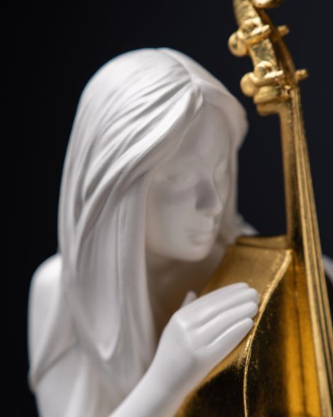 Statuette “Musical Virgo with Gold”