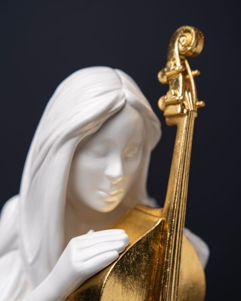 Statuette “Musical Virgo with Gold”