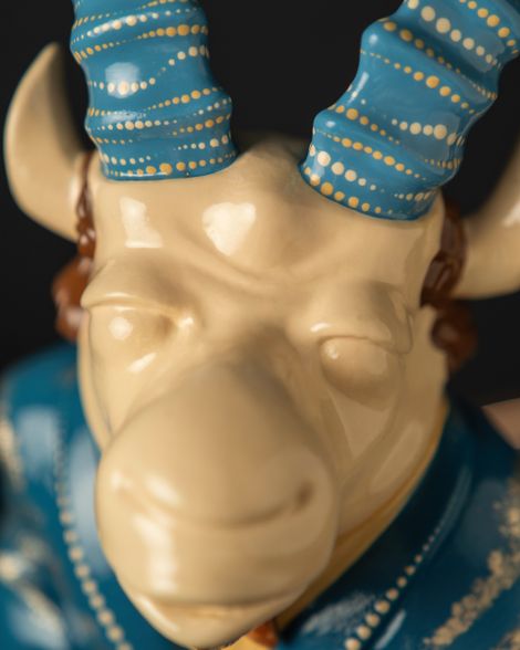 Statuette “Capricorn in the Rhythm of Jazz” — Blue Masquerade