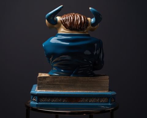 Statuette Taurus – Blue Masquerade