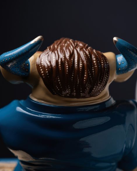 Statuette Taurus – Blue Masquerade