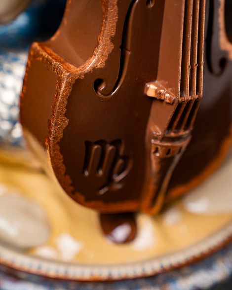 Statuette “Musical Virgo" Blue Masquerade