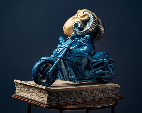 Statuette Aries – Blue Masquerade