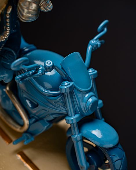 Statuette Aries – Blue Masquerade
