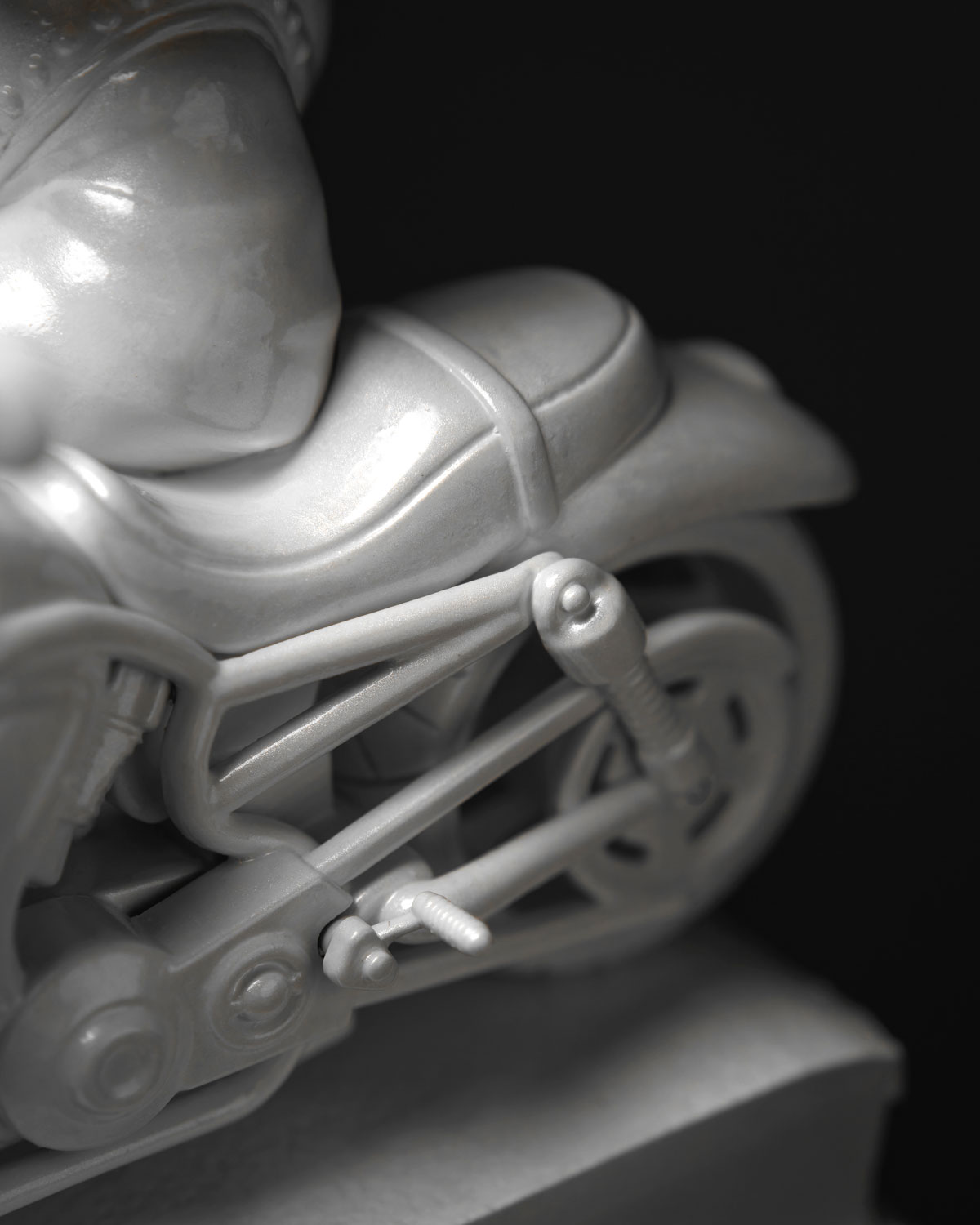 Statuette “Rebellious Aries with Gold”