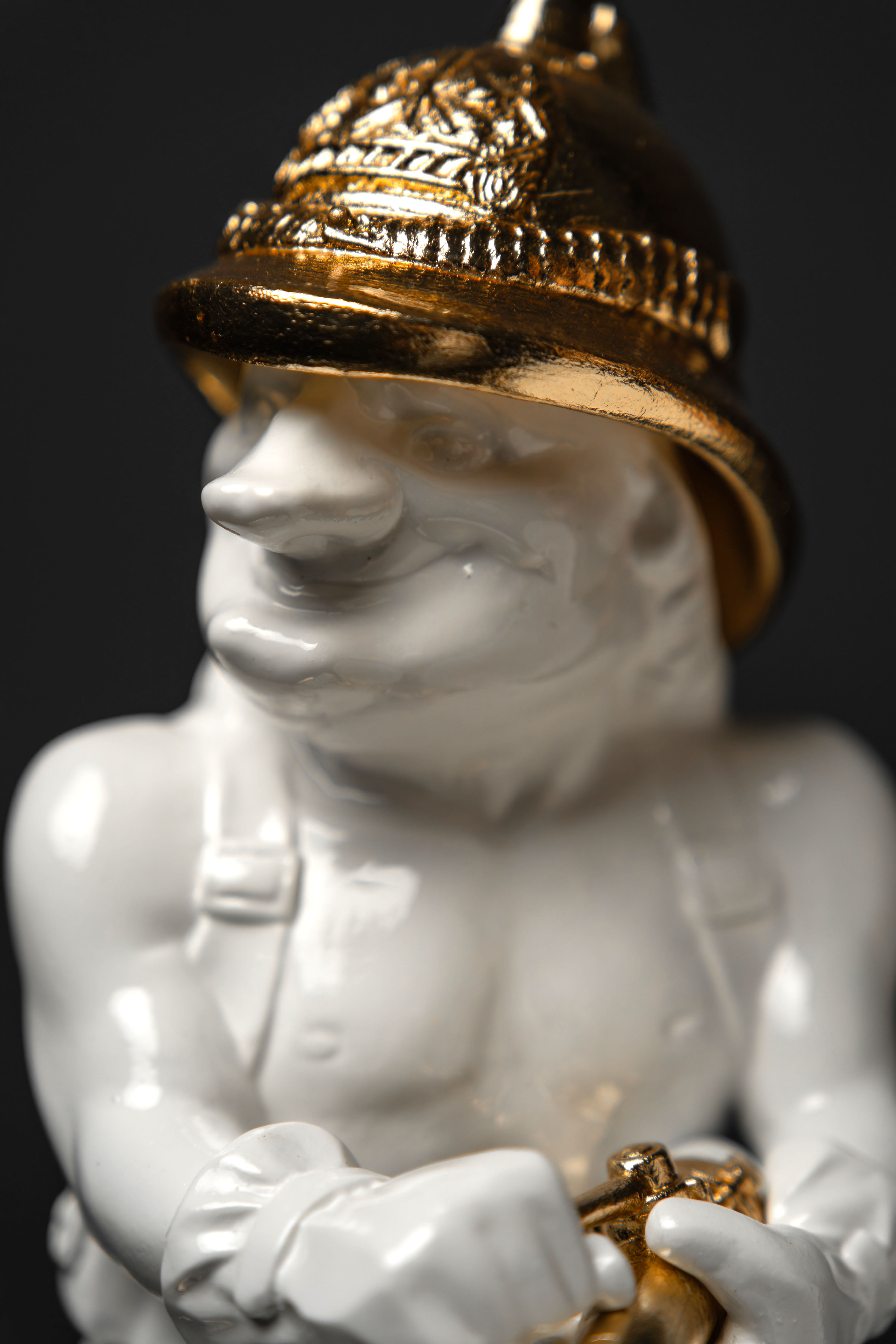 Statuette The Firefighting Aquarius with Gold