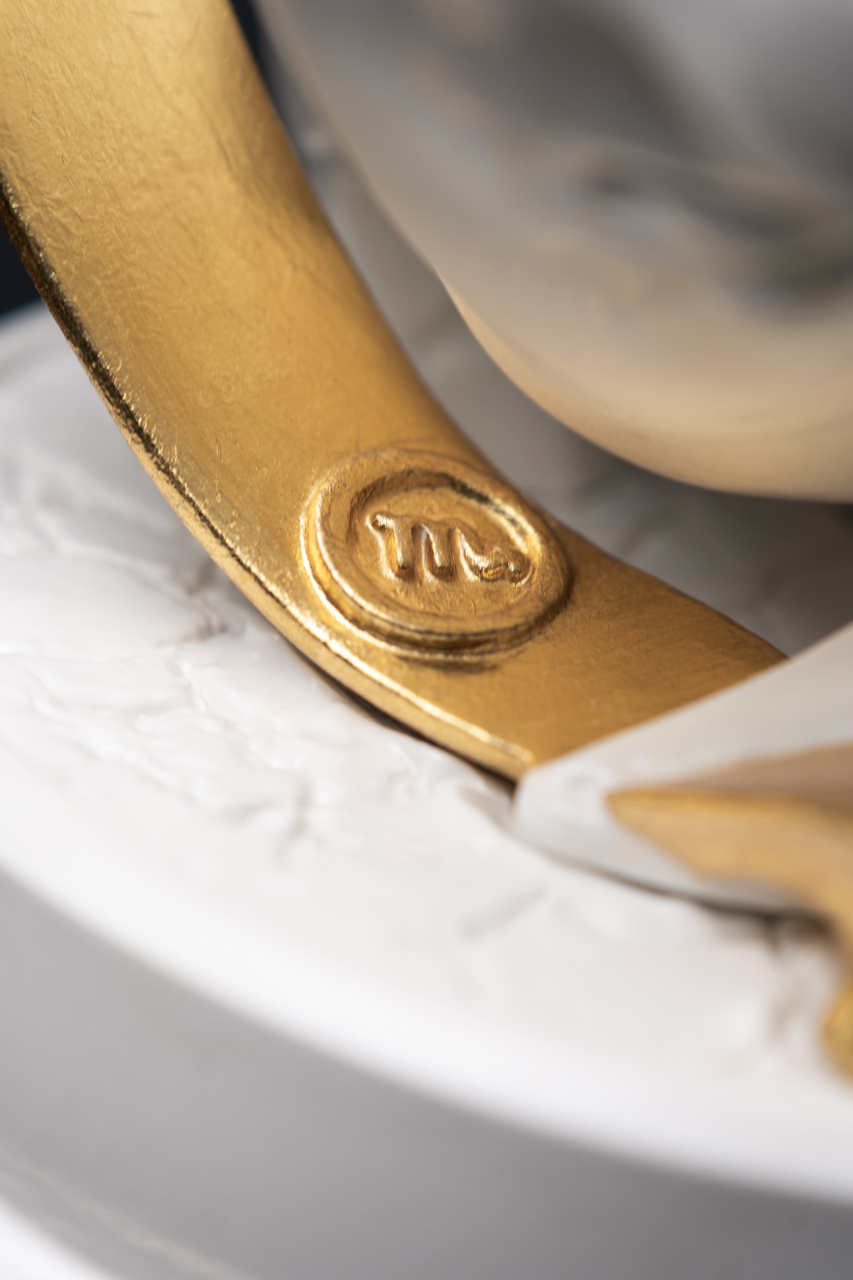 Statuette “Mysterious Scorpio with Gold”