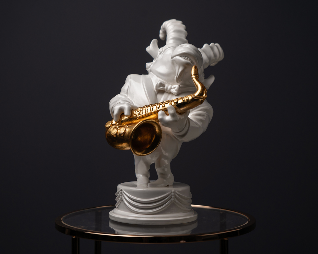 Statuette “Capricorn in the Rhythm of Jazz with Gold”