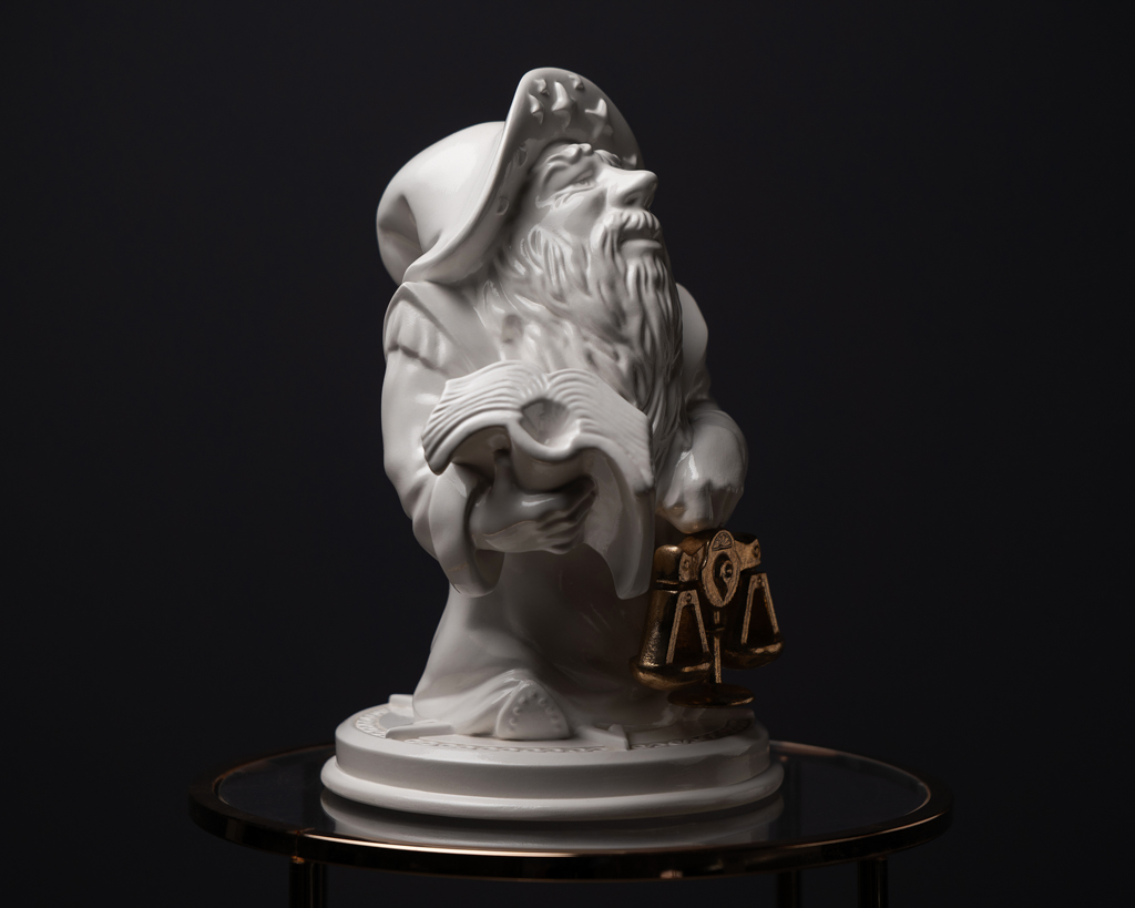 Statuette “Libra with Gold”