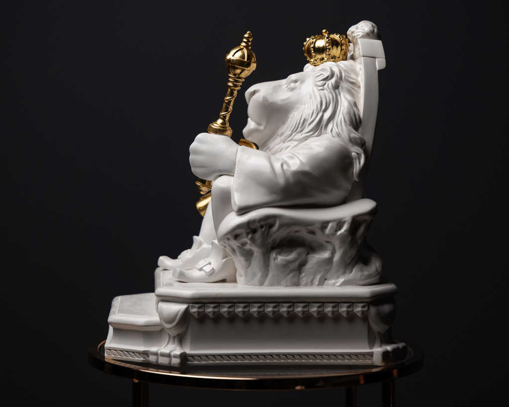 Statuette “Brutal Leo with Gold”