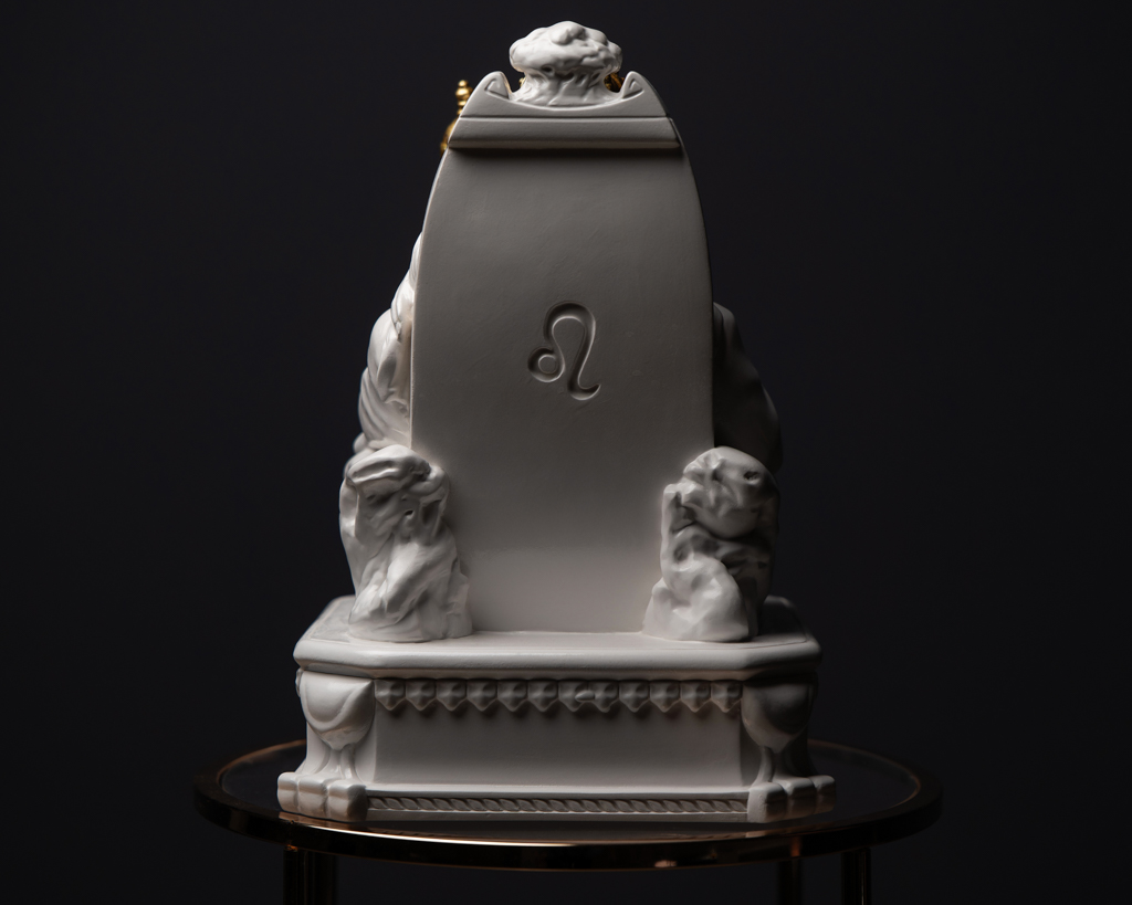 Statuette “Brutal Leo with Gold”