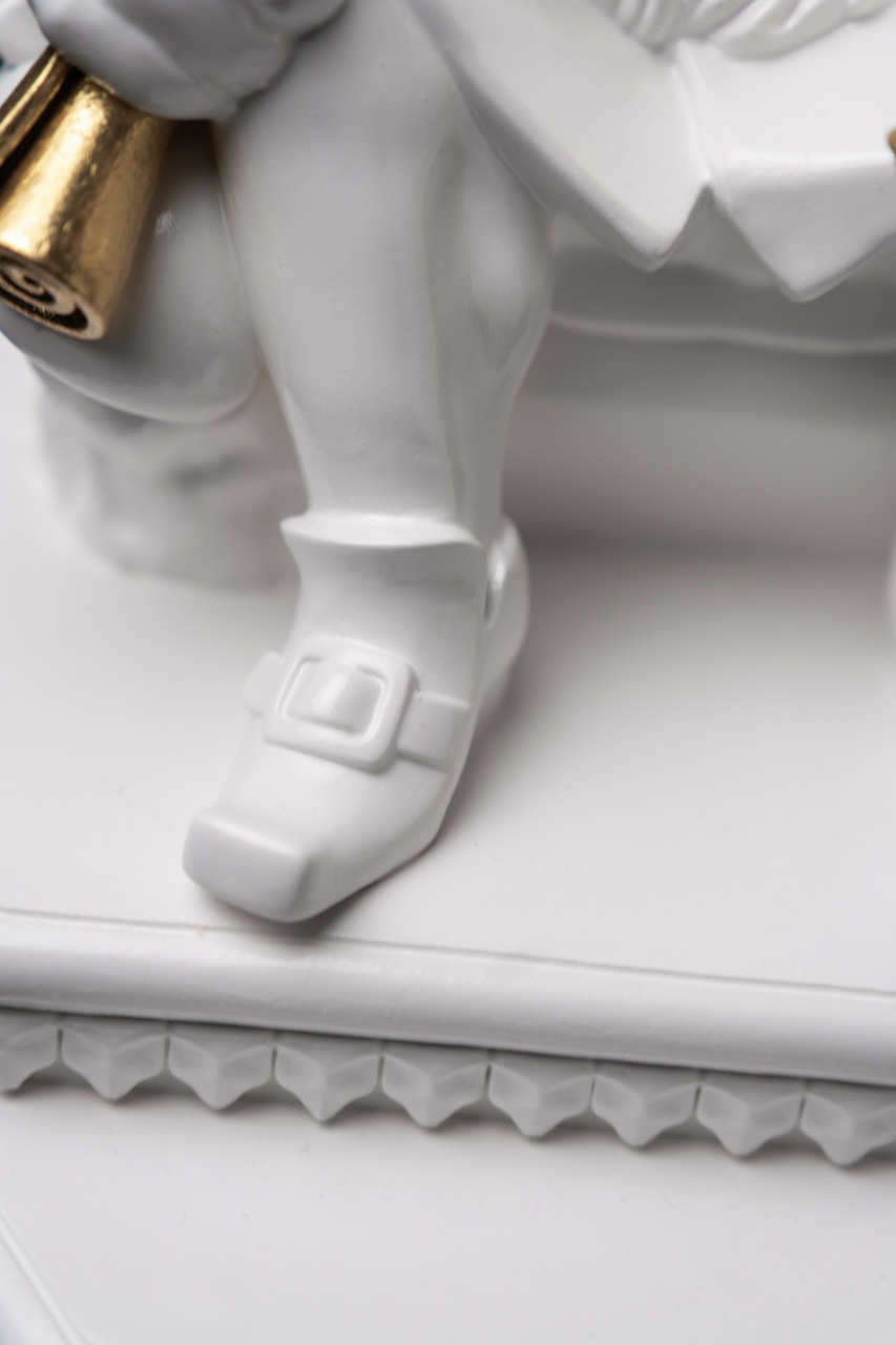 Statuette “Brutal Leo with Gold”