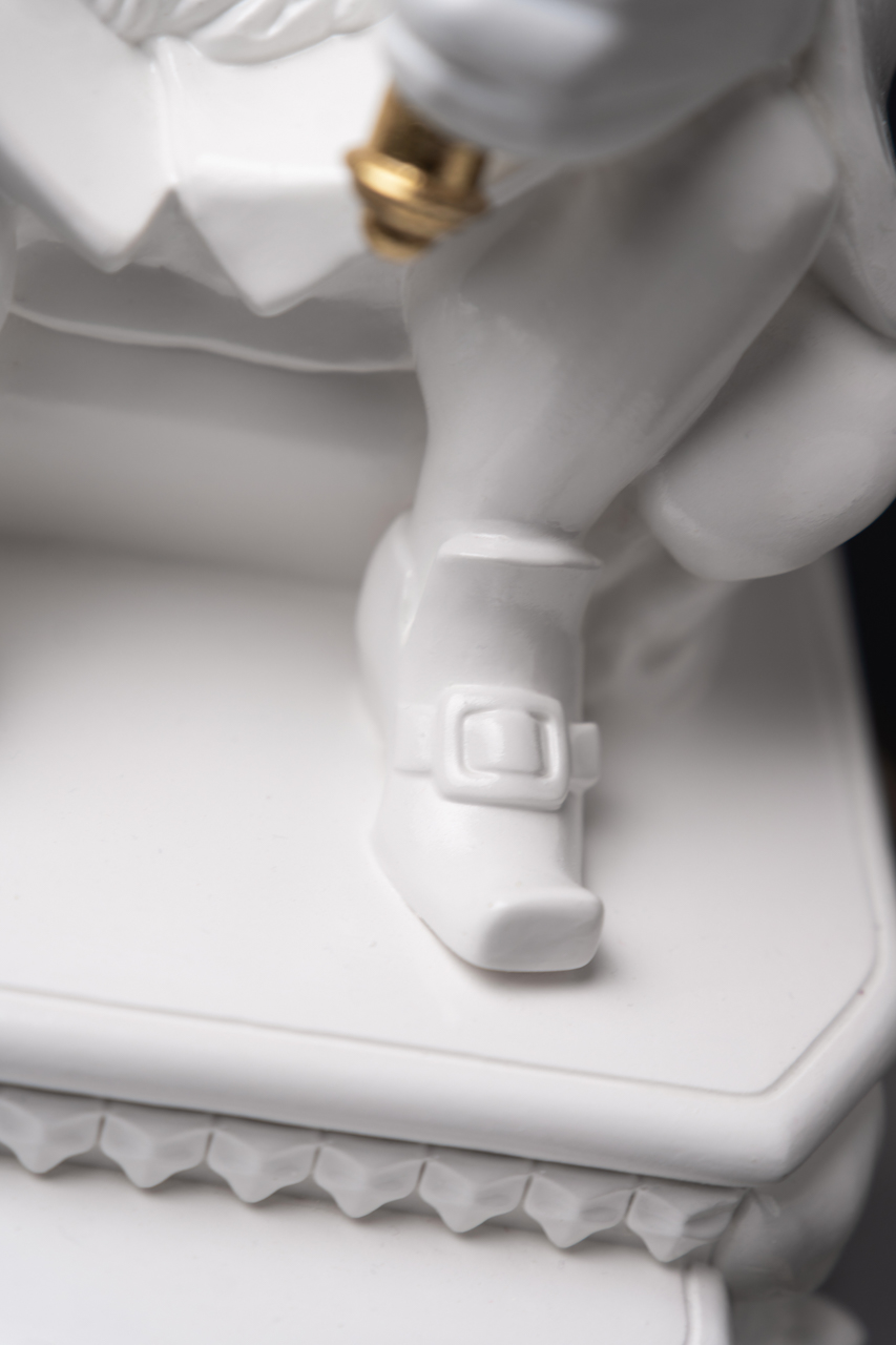 Statuette “Brutal Leo with Gold”