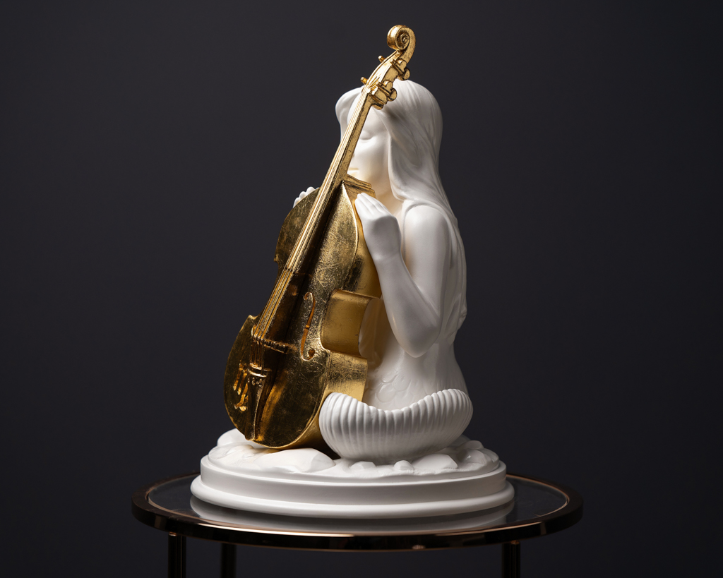 Statuette “Musical Virgo with Gold”