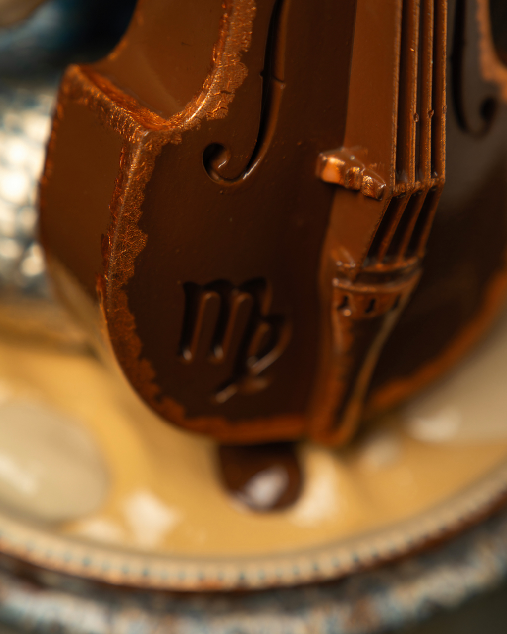 Statuette “Musical Virgo" Blue Masquerade