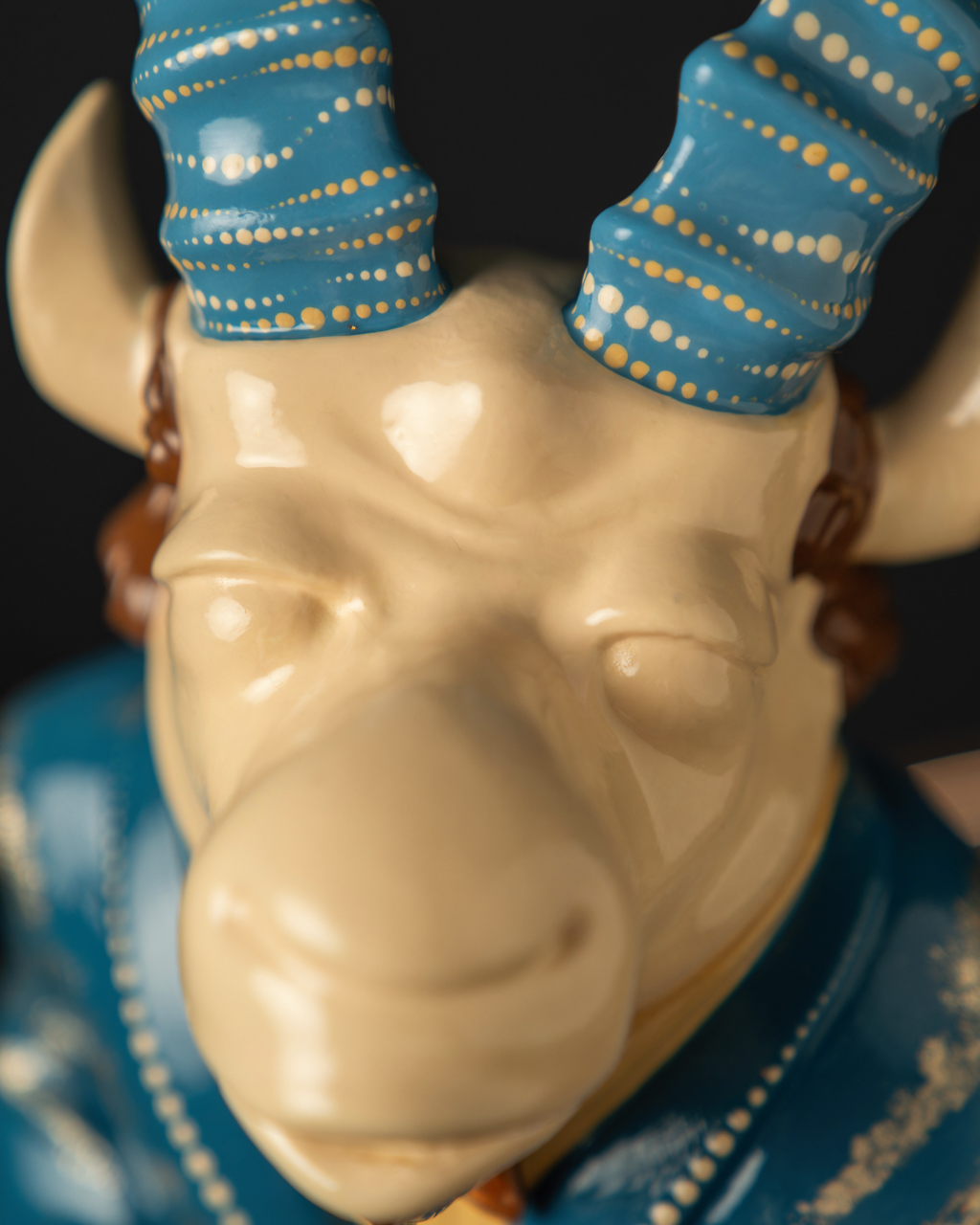 Statuette “Capricorn in the Rhythm of Jazz” — Blue Masquerade