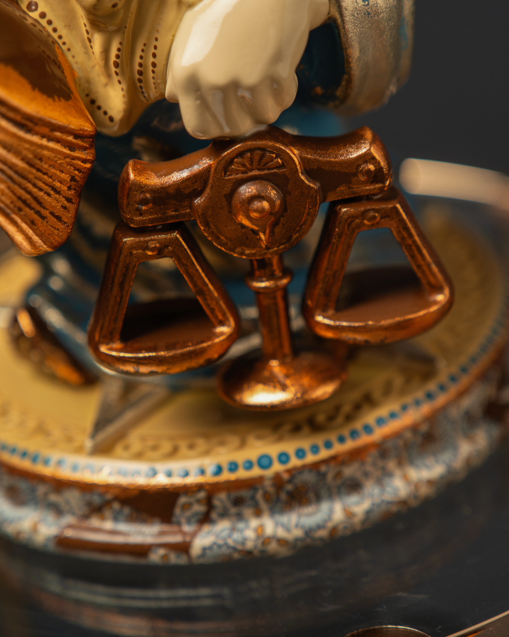 Libra Statuette – Blue Masquerade