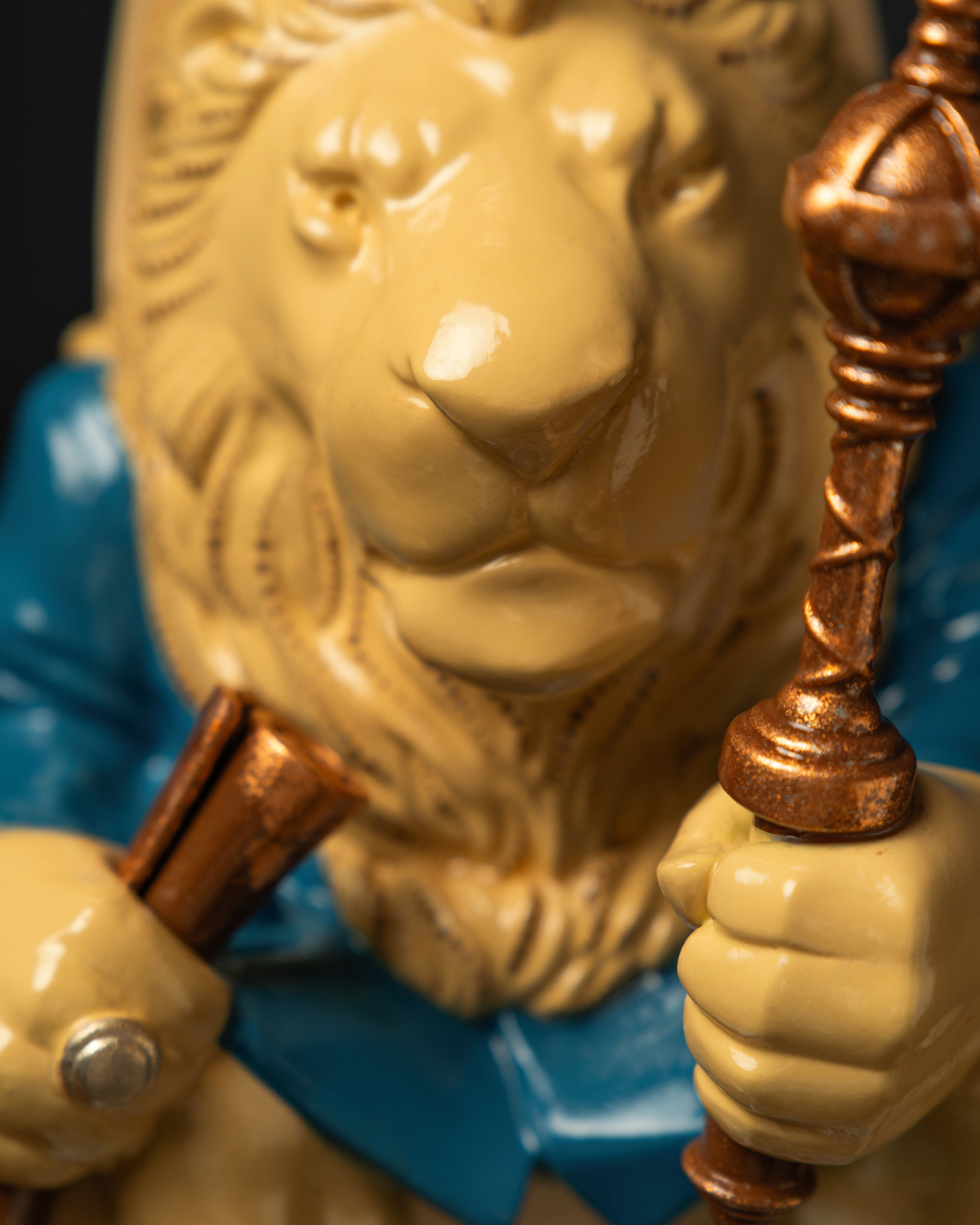 Statuette Leo – Blue Masquerade