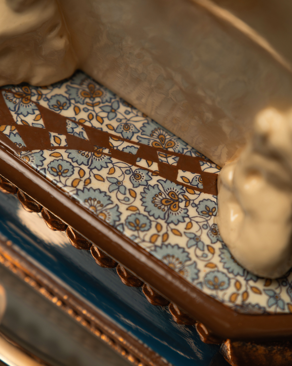 Statuette Leo – Blue Masquerade