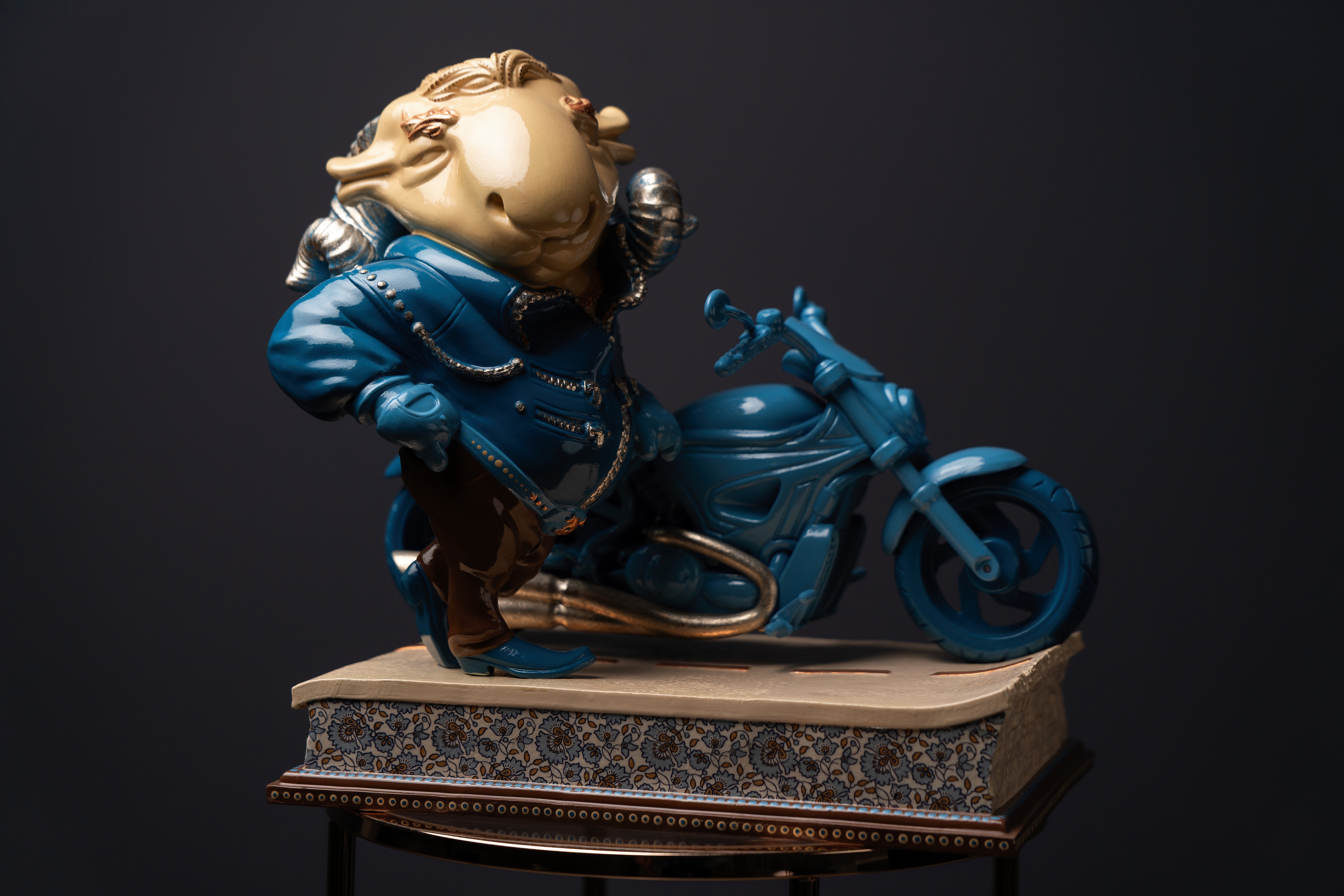 Statuette Aries – Blue Masquerade