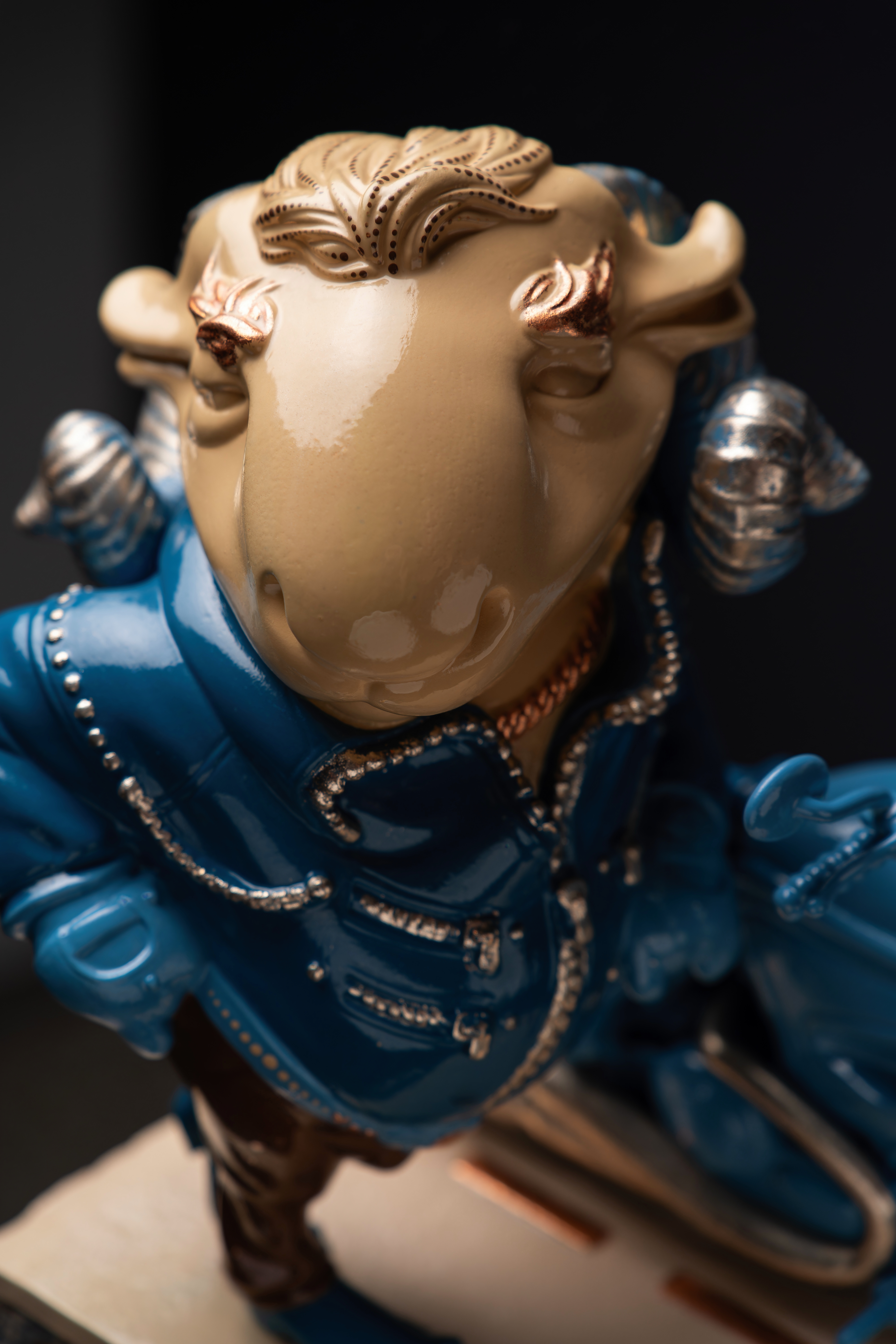 Statuette Aries – Blue Masquerade