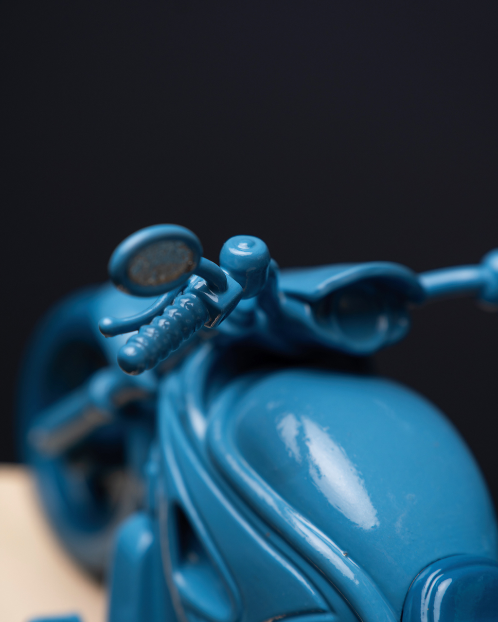 Statuette Aries – Blue Masquerade