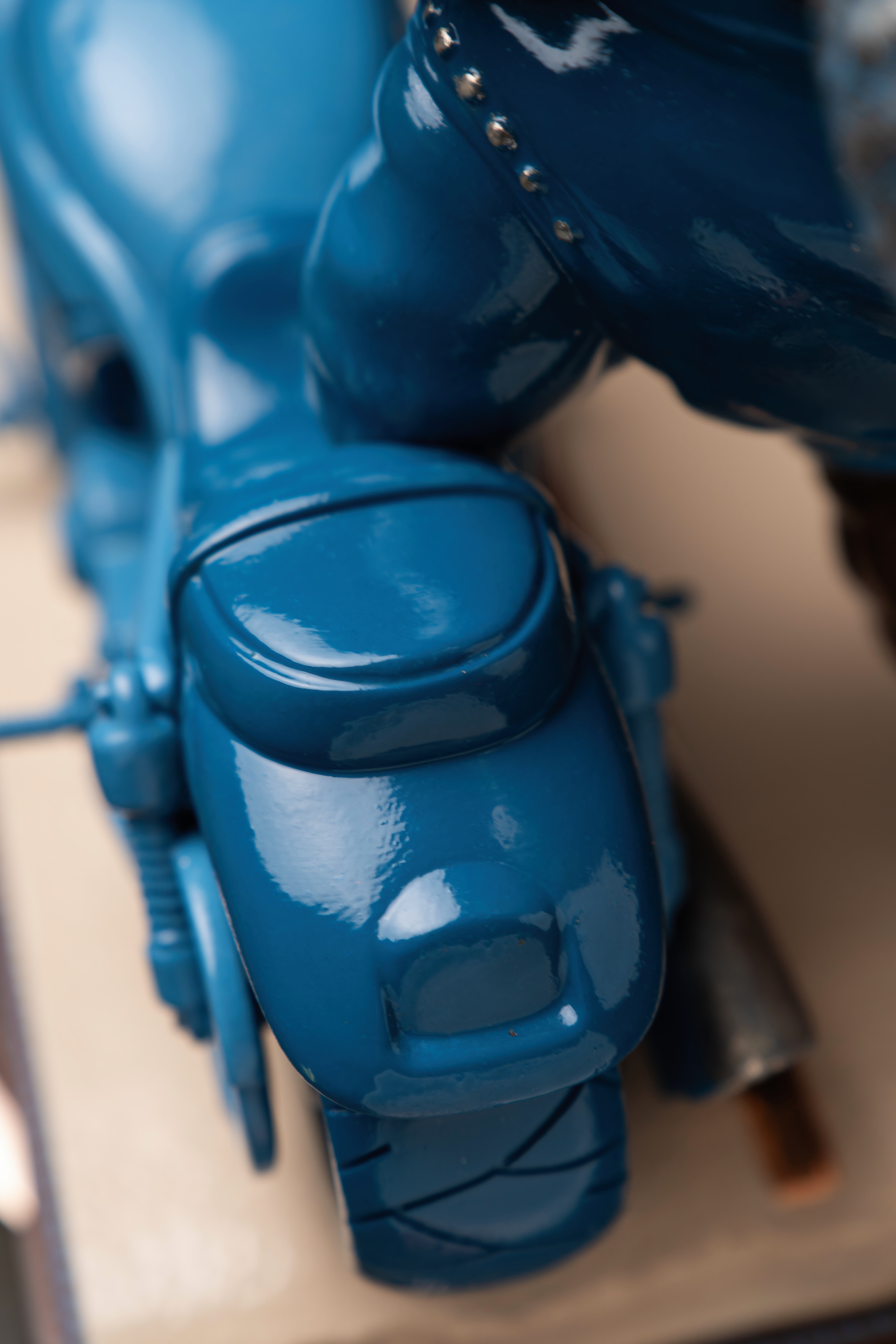 Statuette Aries – Blue Masquerade