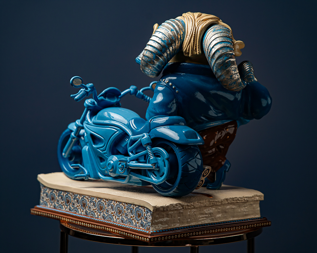 Statuette Aries – Blue Masquerade