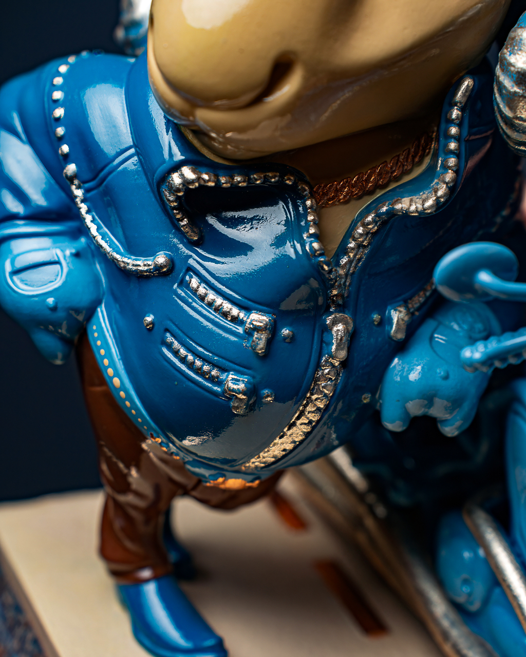 Statuette Aries – Blue Masquerade