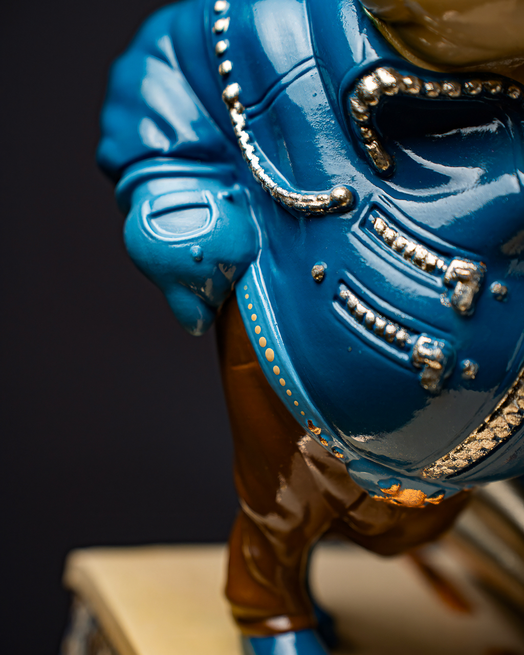 Statuette Aries – Blue Masquerade