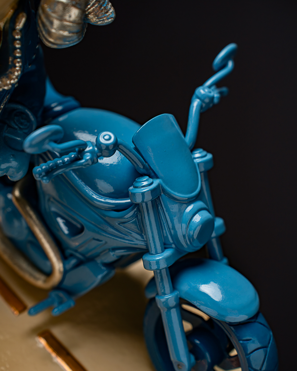 Statuette Aries – Blue Masquerade